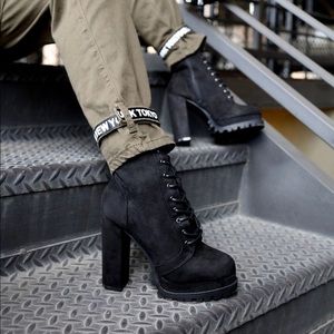 Black Platform Heeled Boots
